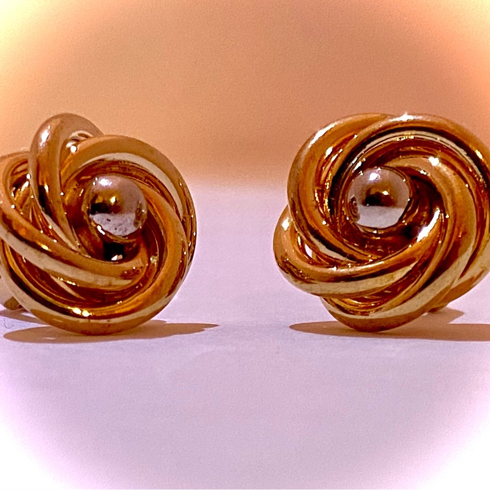 Gold color cuff links
